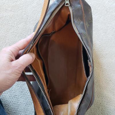 Louis Vuitton Handbag (PC-KD)