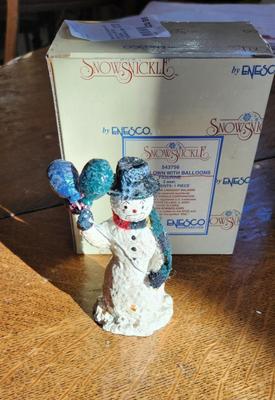 3 Bellsnickel figurines