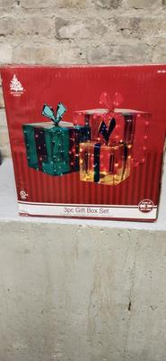 Set of 3 packages decor