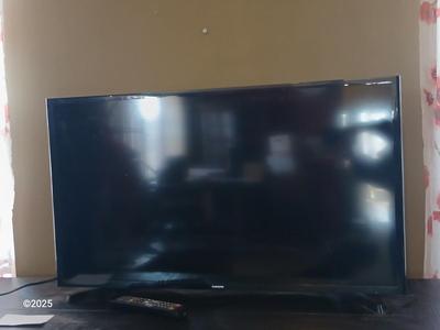 Samsung 40" Television with remote control