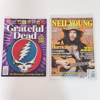 LOT 158B: Vintage David Bowie: The Illustrated Record 1981, Rolling Stones: The Illustrated Record 1976, Writings and Drawings by Bob...