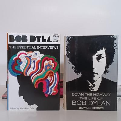 LOT 158B: Vintage David Bowie: The Illustrated Record 1981, Rolling Stones: The Illustrated Record 1976, Writings and Drawings by Bob...