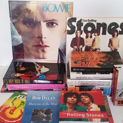 LOT 158B: Vintage David Bowie: The Illustrated Record 1981, Rolling Stones: The Illustrated Record 1976, Writings and Drawings by Bob...