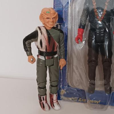 LOT 159B: Vintage 1988 Galoob Star Trek The Next Generation Action Figures