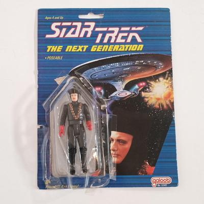 LOT 159B: Vintage 1988 Galoob Star Trek The Next Generation Action Figures