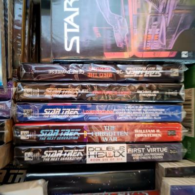 LOT 163S: Large Collection of Star Trek Novels