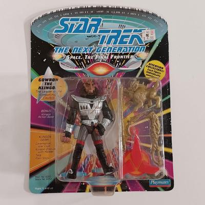 LOT 201B: Playmates Early 90s Star Trek The Next Generation Action Figures