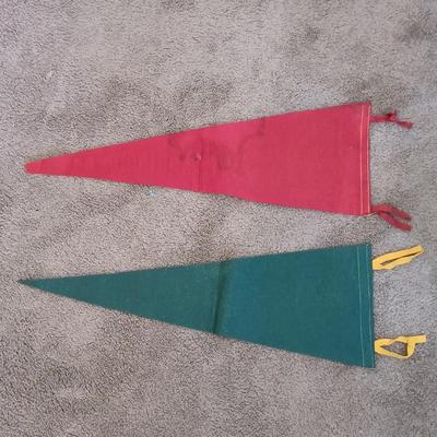 LOT 207B: MCM Italian Wood Cigarette Box, Vintage Pennants, Navajo-Style Rug & More