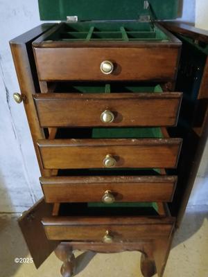 Jewelry wardrobe
