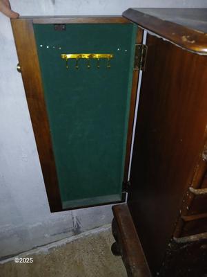 Jewelry wardrobe