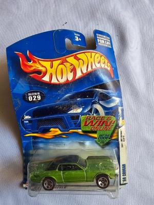 Collectable Hot Wheels cars - new in damaged packaging