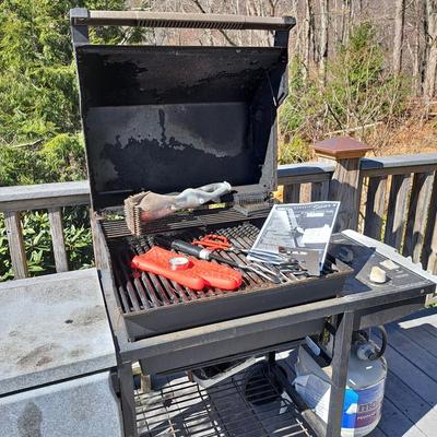 Weber "Genesis Silver B" LP Gas Grill & Assessories (FD-SD)