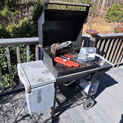 Weber "Genesis Silver B" LP Gas Grill & Assessories (FD-SD)