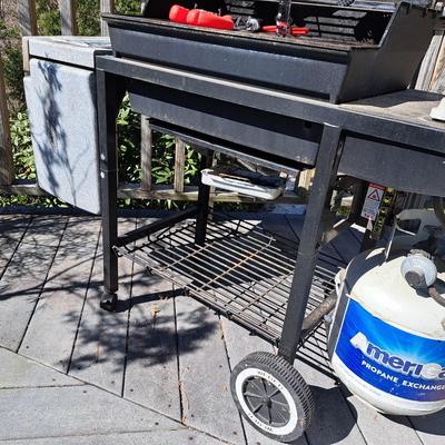 Weber "Genesis Silver B" LP Gas Grill & Assessories (FD-SD)