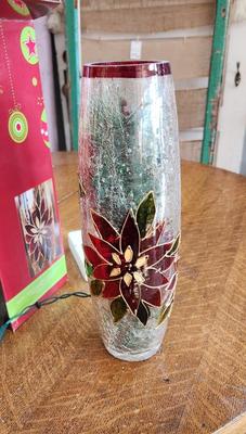 Clothtique Santa and Poinsettia Hurricane