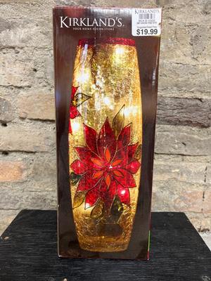 Clothtique Santa and Poinsettia Hurricane