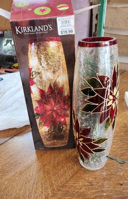 Clothtique Santa and Poinsettia Hurricane