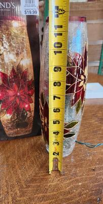 Clothtique Santa and Poinsettia Hurricane