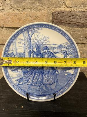 Sale Photo Thumbnail #249: Three sets of Spode Blue Room Christmas plates with mugs. All sets have boxes