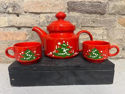 Waechtersbach Teapot and Two Teacups