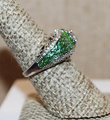 Size 7 ½ Marked .925 "Puffy" LIME GREEN Party Ring with a Single Main Clear Round Stone on a Silver Band (5.8g)