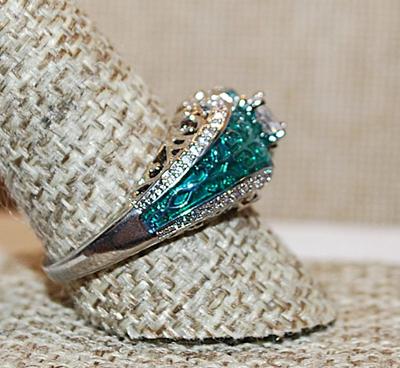Size 10 Marked .925 "Puffy" AQUAMARINE Party Ring with a Single Main Clear Round Stone on a Silver Band (6.5g)