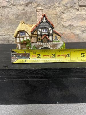 Pair of David Winter Cottages