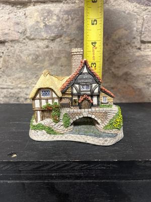 Pair of David Winter Cottages