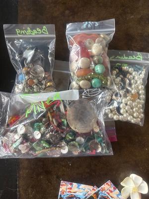 Asst Jewlery making beads