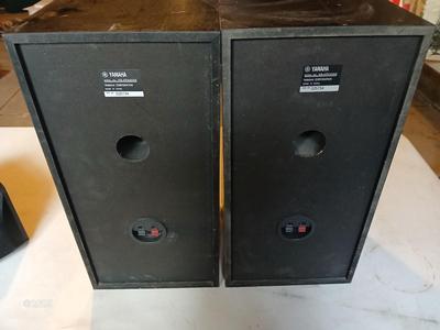 Yamaha Surround sound speakers - with subwoofer system YST-SW015 7 total speakers