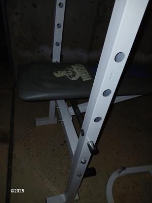 Weider 138 weight bench / bench press with weights and accessories