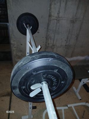Weider 138 weight bench / bench press with weights and accessories