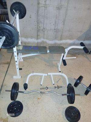 Weider 138 weight bench / bench press with weights and accessories