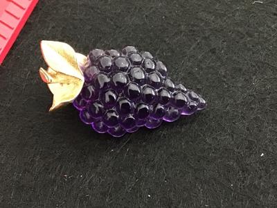 Grape Pin