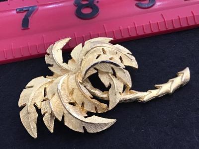 Vintage Gold Brooch