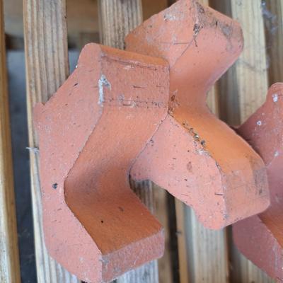 Copper Spittoon Planter & Terra Cotta Planter Risers (BD-SD)
