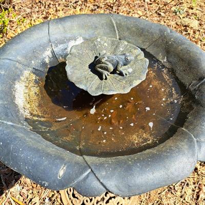Light-Weight Metal Frog Birdbath (BD-SD)