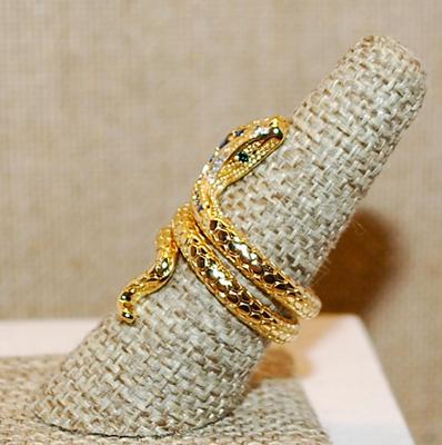Size 8 ¼ GREEN EYED Snake Ring with BLUE Receding Sized Stones on the Head on a "Scaled" Gold Tone Band (6.6g)
