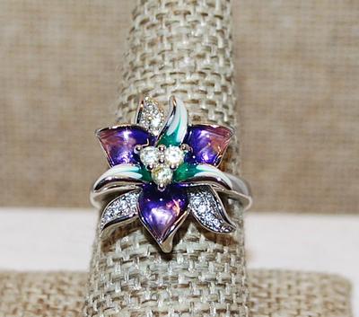 Size 8 Marked .925 PURPLE, WHITE & GREEN Enameled Styled Ring on a Silver Band (5.9g)