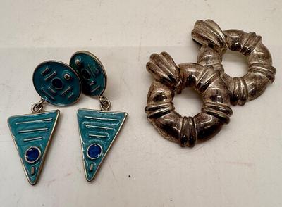 Vintage Silvertone Earring Pair