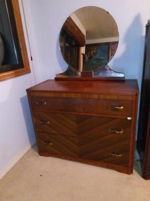 1970s Waterfall dresser