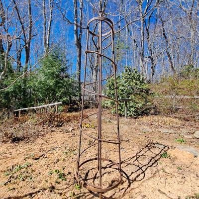 Group of Rusted Metal Garden Topiaries (BD-SD)