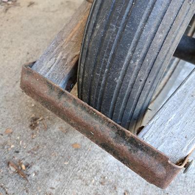 Gorilla Garden Dump Cart & True Temper Wheelbarrow (LD-SD)