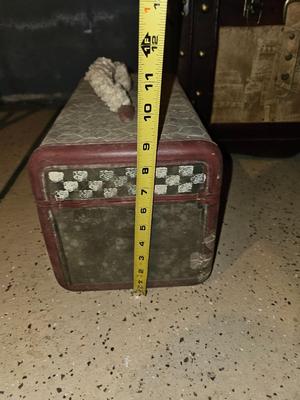 Two neat small trunks / Suitcases