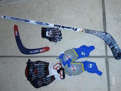 Hockey stick - Boomerang - and safty gear