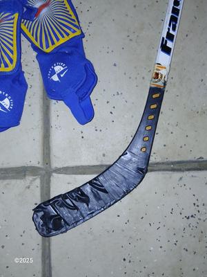 Hockey stick - Boomerang - and safty gear