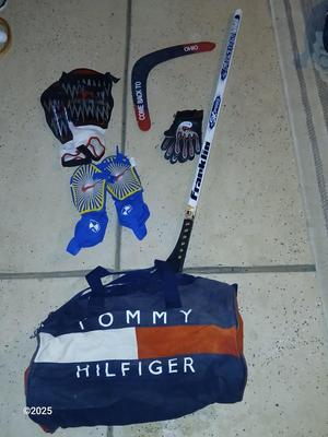 Hockey stick - Boomerang - and safty gear