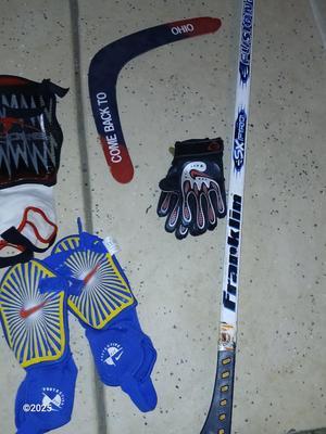 Hockey stick - Boomerang - and safty gear