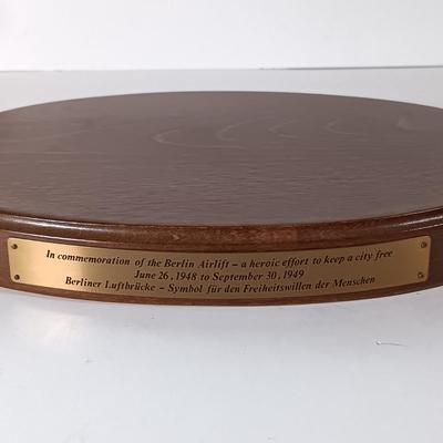 LOT 47D: Goebel Hummel Auf Wiedersehen Airlift Memorial Set & We Congratulate Figurine