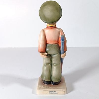 LOT 48D: Goebel Hummel Checkpoint Charlie Set